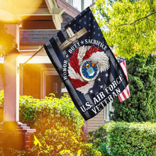 Load image into Gallery viewer, American Eagle Wreath With U.S Air Force Veteran Flag